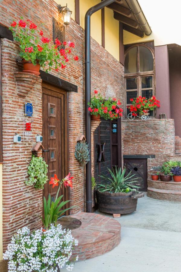 Brick Apartment バイナ・バシュタ エクステリア 写真