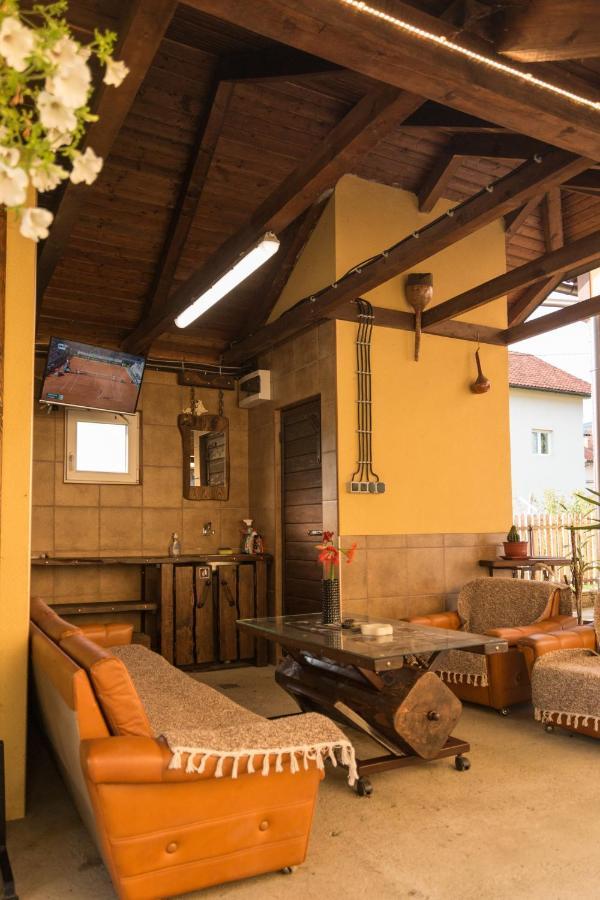 Brick Apartment バイナ・バシュタ エクステリア 写真