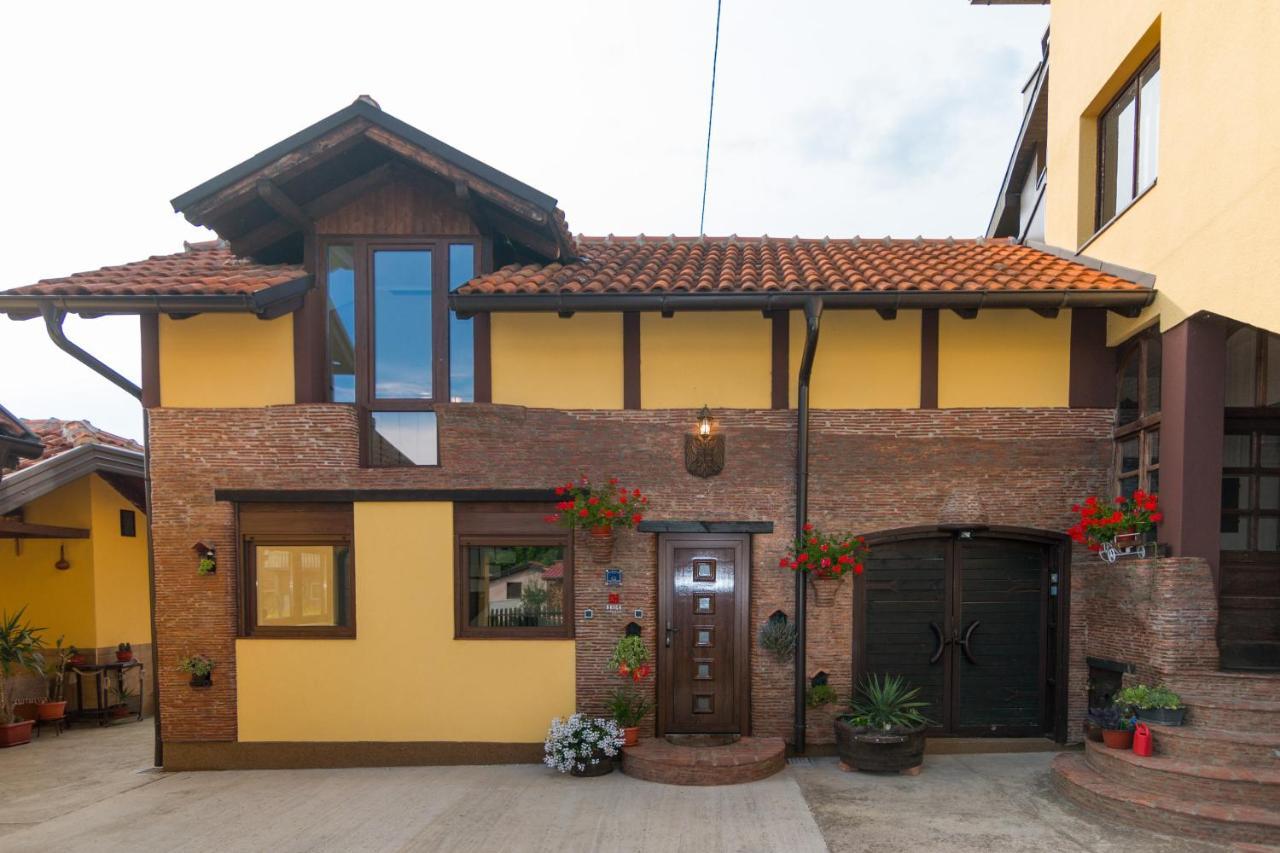 Brick Apartment バイナ・バシュタ エクステリア 写真
