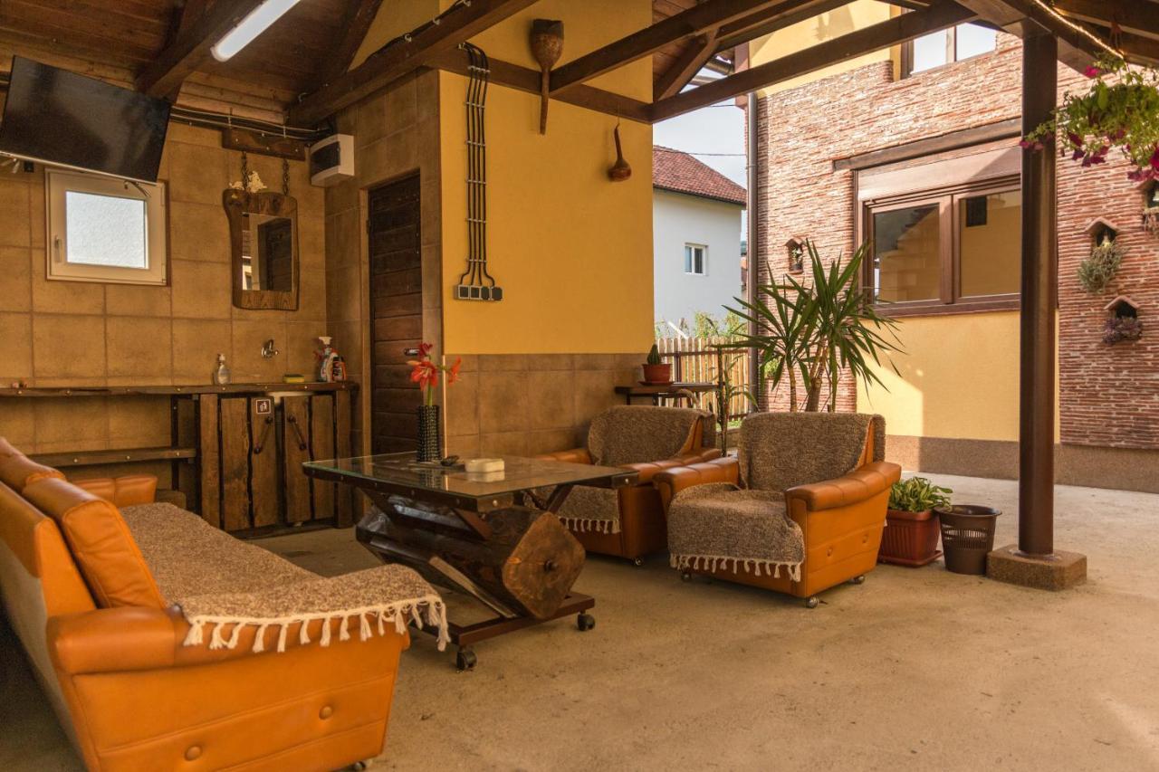 Brick Apartment バイナ・バシュタ エクステリア 写真