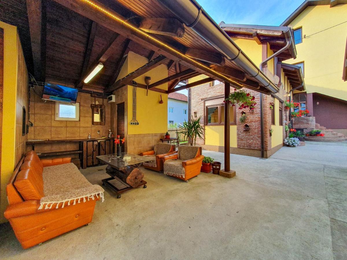 Brick Apartment バイナ・バシュタ エクステリア 写真