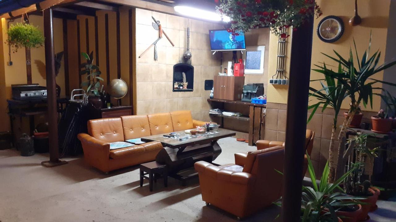 Brick Apartment バイナ・バシュタ エクステリア 写真